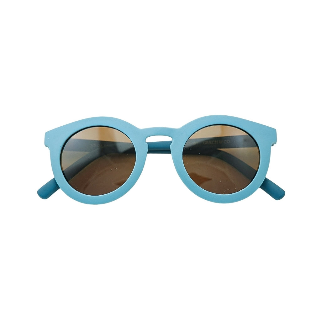 Бебешки слънчеви очила в син цвят.